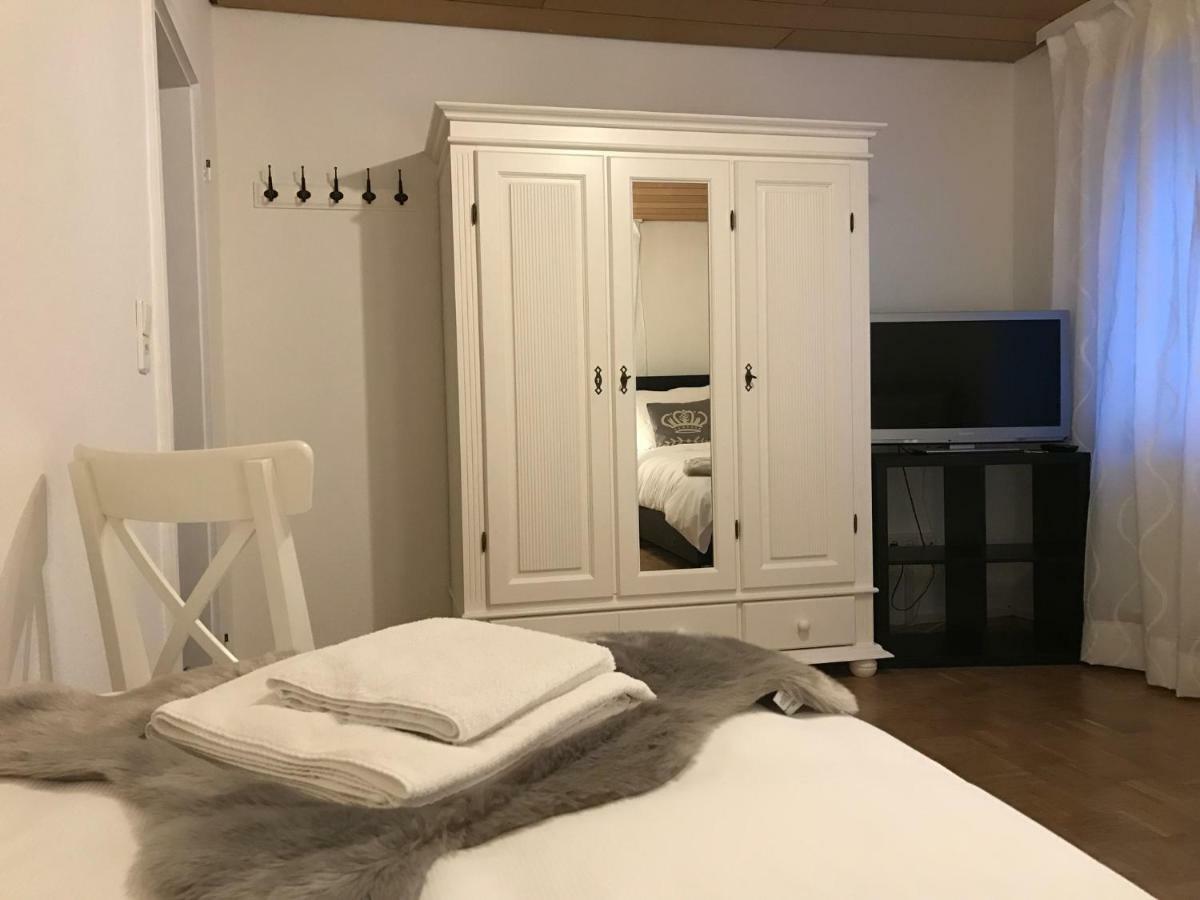 Ferienhaus Vier Jahreszeiten Бад Урах Екстериор снимка
