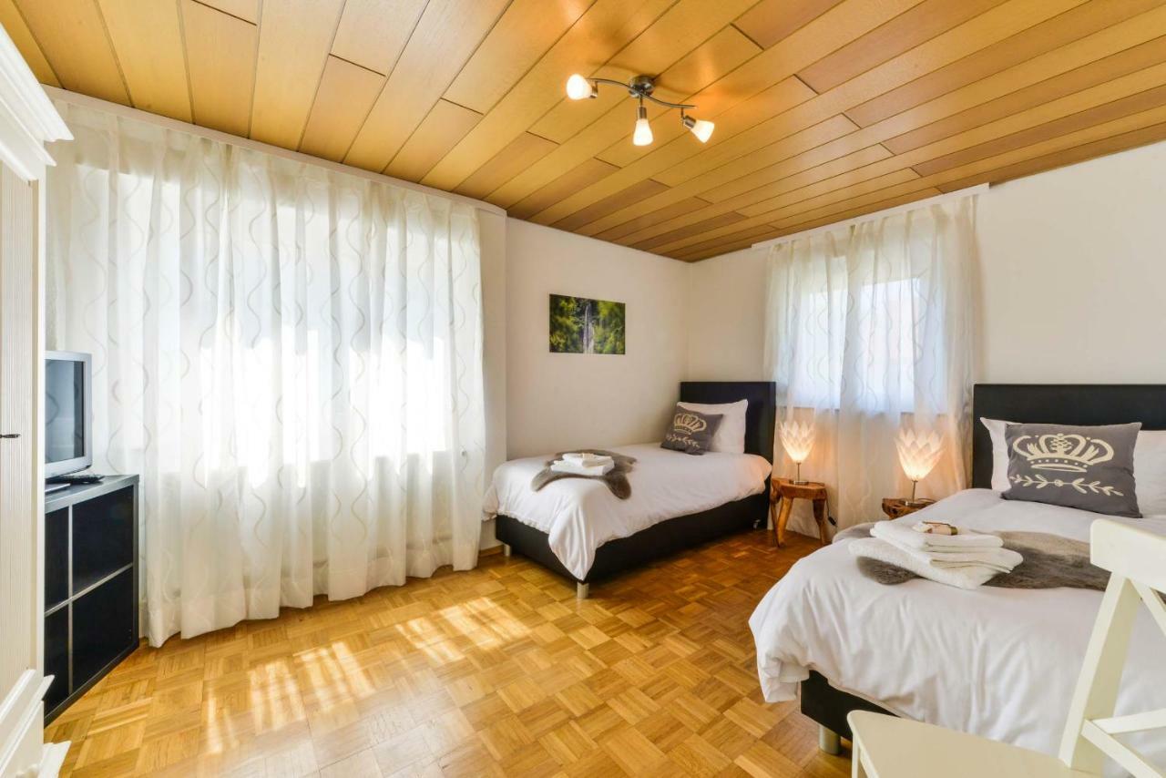Ferienhaus Vier Jahreszeiten Бад Урах Екстериор снимка